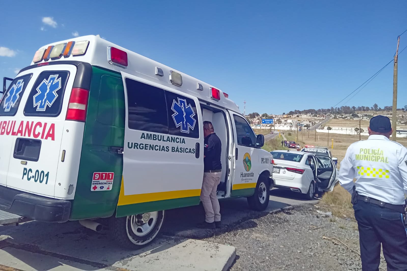 Atienden Policía y Protección Civil de Huamantla a dos lesionados en percance de motocicleta